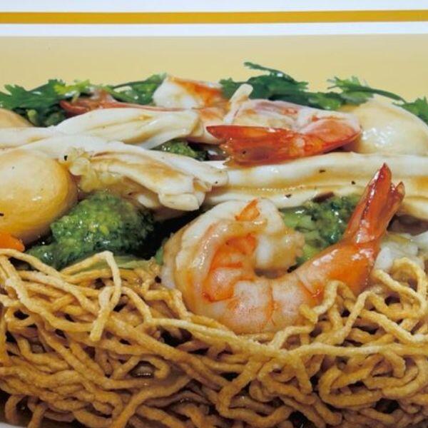 50 Crispy Egg Noodle (beef. chicken or seafood)